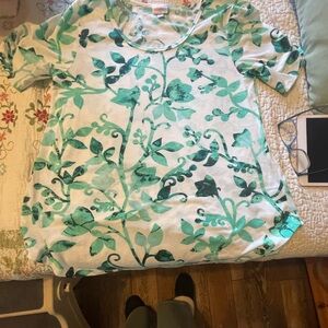 LuLaRoe tee